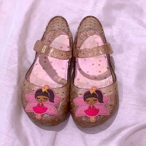 Girl shoes